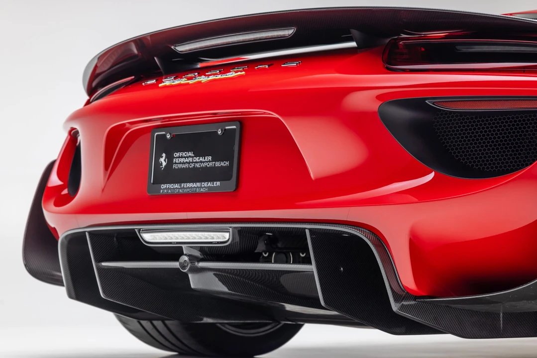 2015 Porsche 918 Spyder - Image 29 of 31