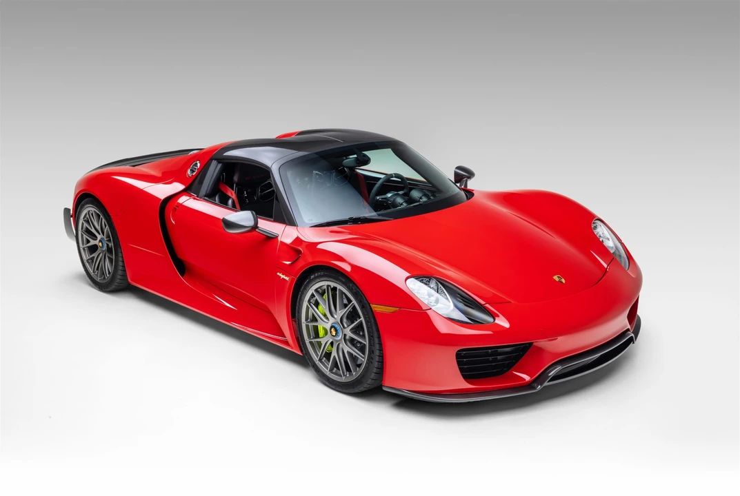 2015 Porsche 918 Spyder - Image 6 of 31