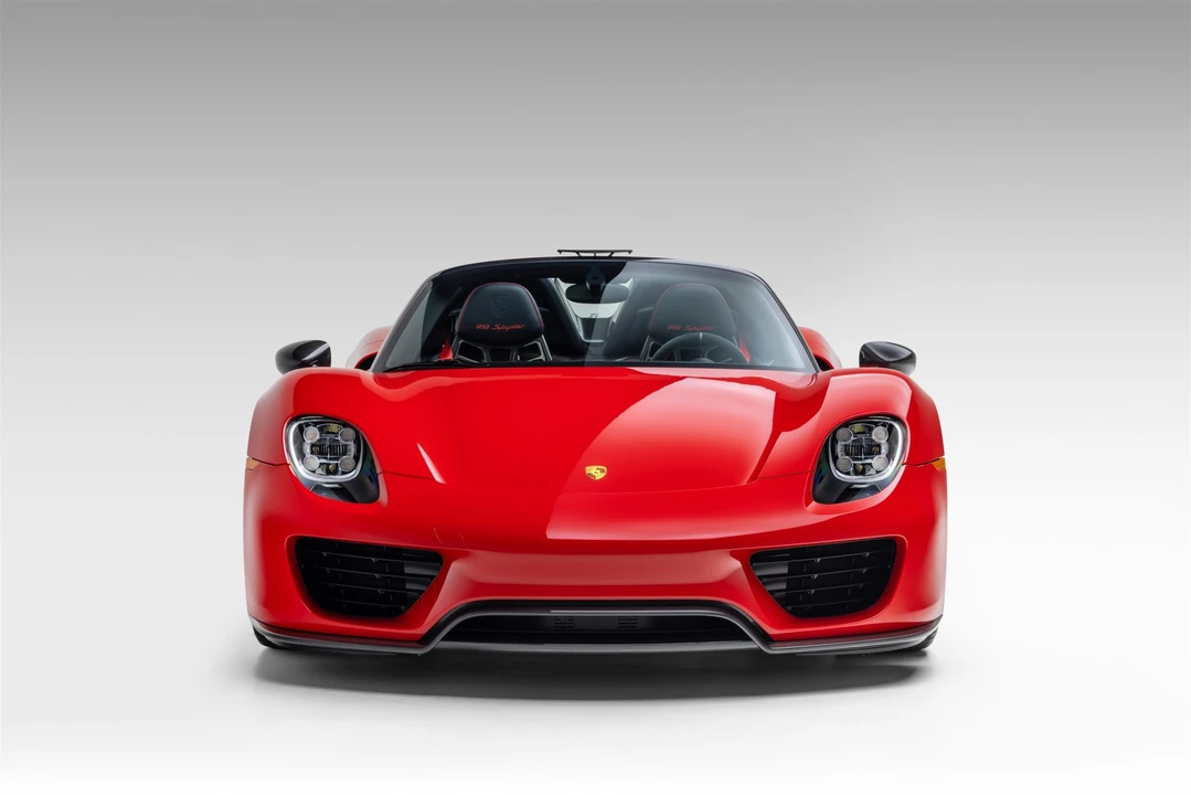 2015 Porsche 918 Spyder - Image 5 of 31