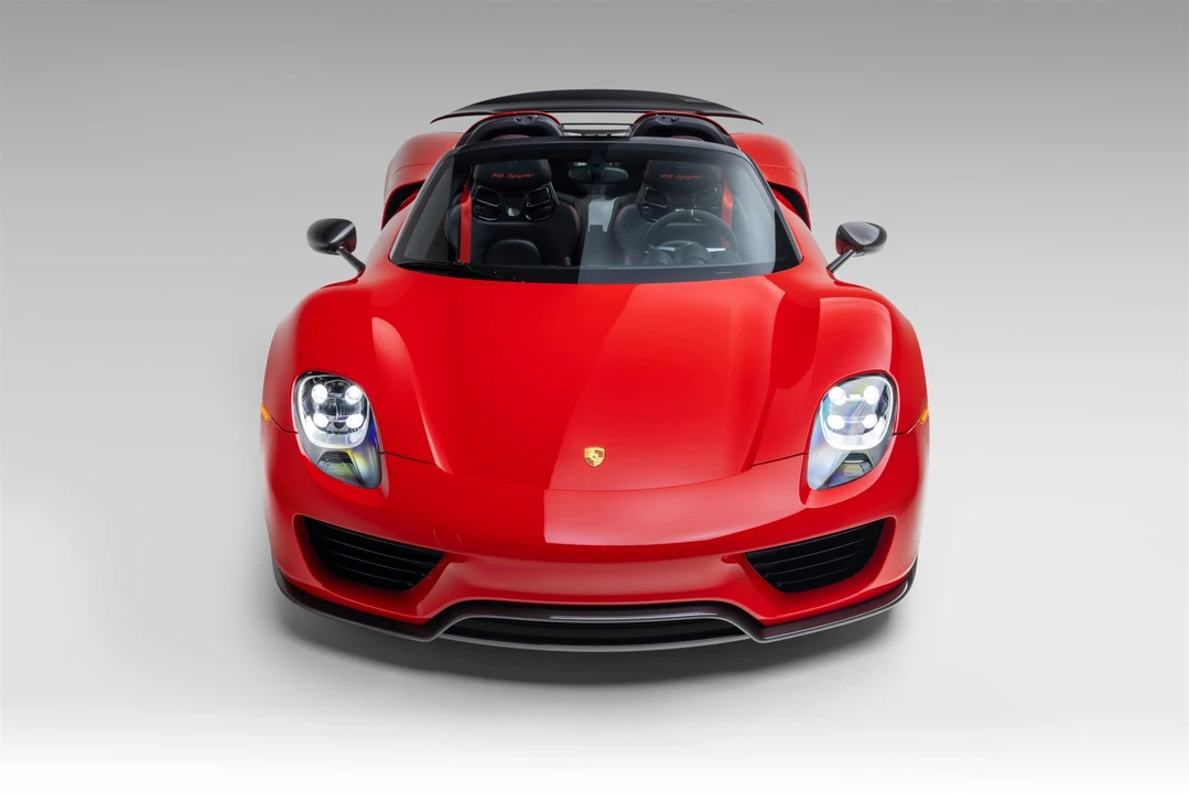 2015 Porsche 918 Spyder - Image 4 of 31