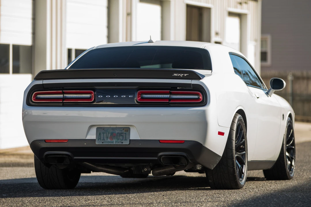 2016 Dodge Challenger SRT Hellcat 3rd Gen - Image 14 of 31