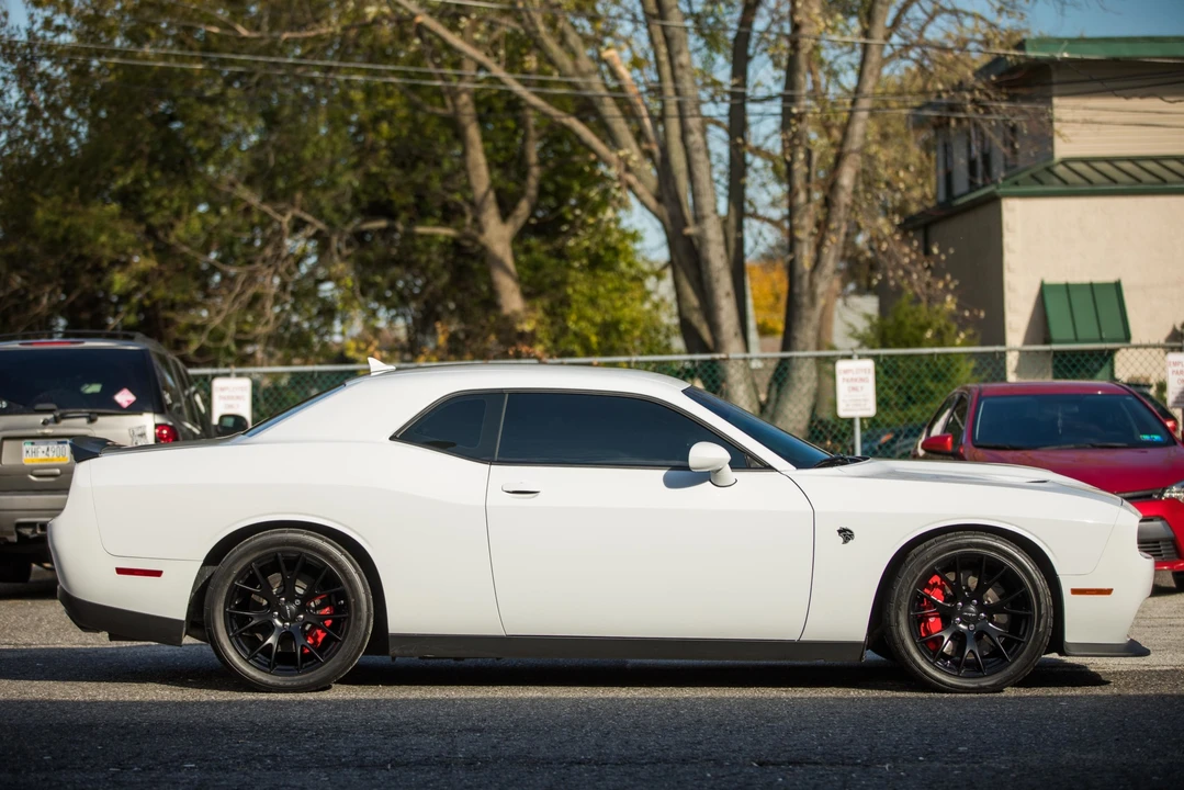 2016 Dodge Challenger SRT Hellcat 3rd Gen - Image 12 of 31