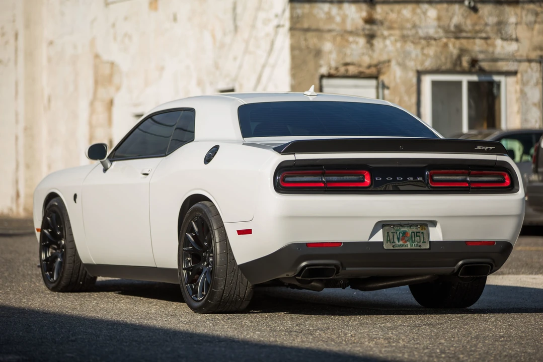 2016 Dodge Challenger SRT Hellcat 3rd Gen - Image 18 of 31