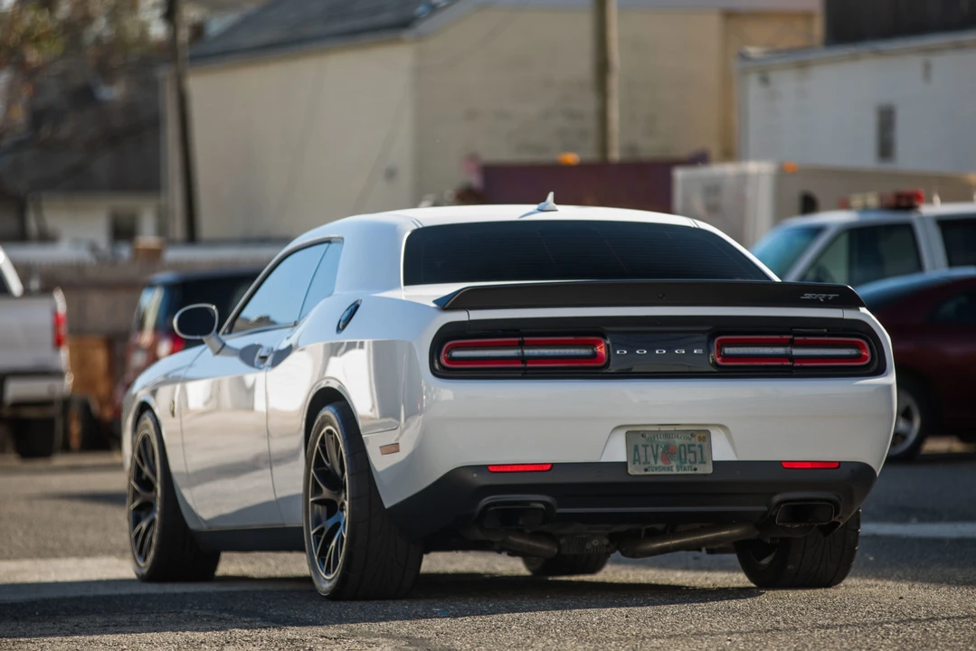 2016 Dodge Challenger SRT Hellcat 3rd Gen - Image 17 of 31