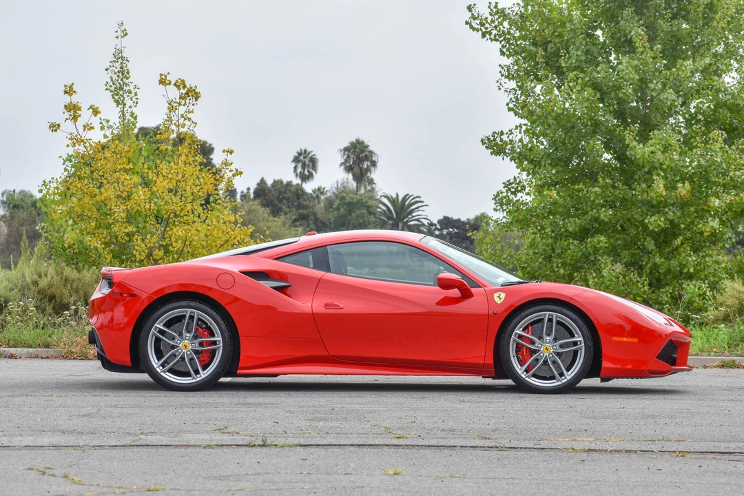 2017 Ferrari 488 GTB - Image 8 of 31