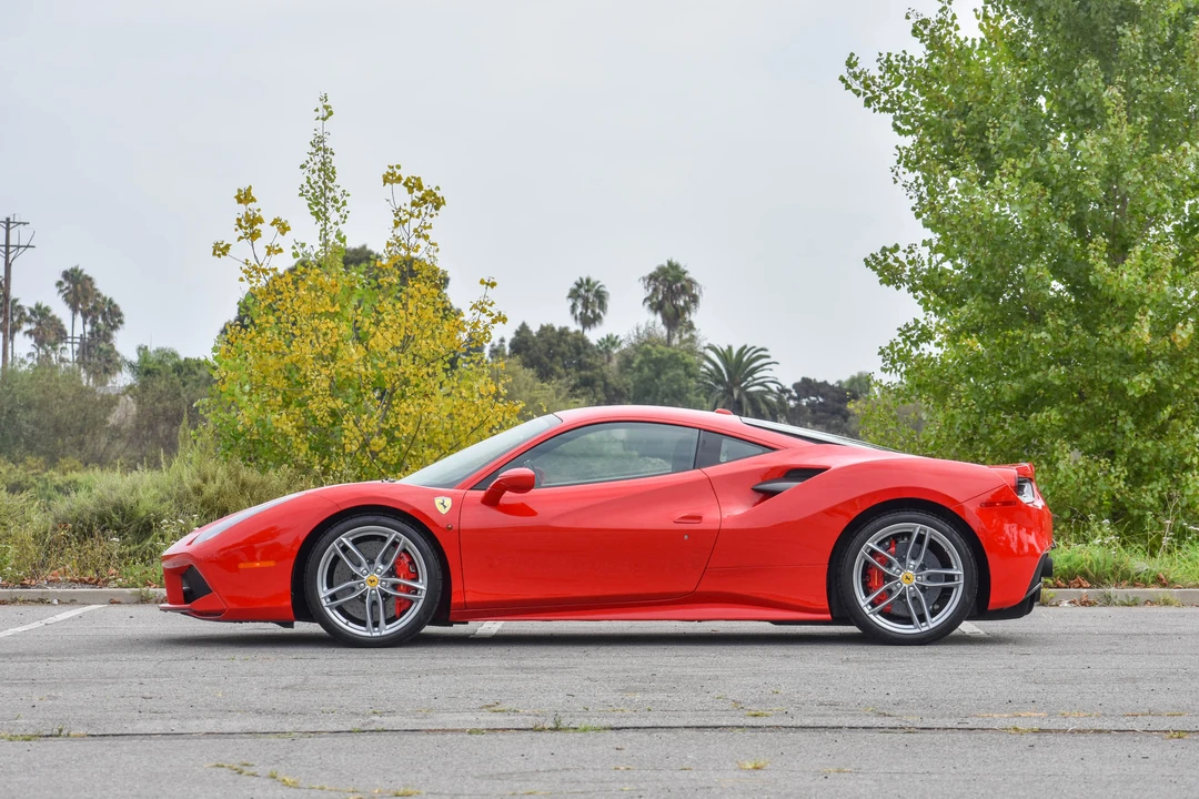 2017 Ferrari 488 GTB - Image 16 of 31