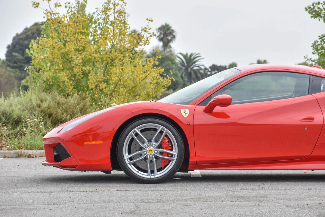 2017 Ferrari 488 GTB - Image 19 of 31