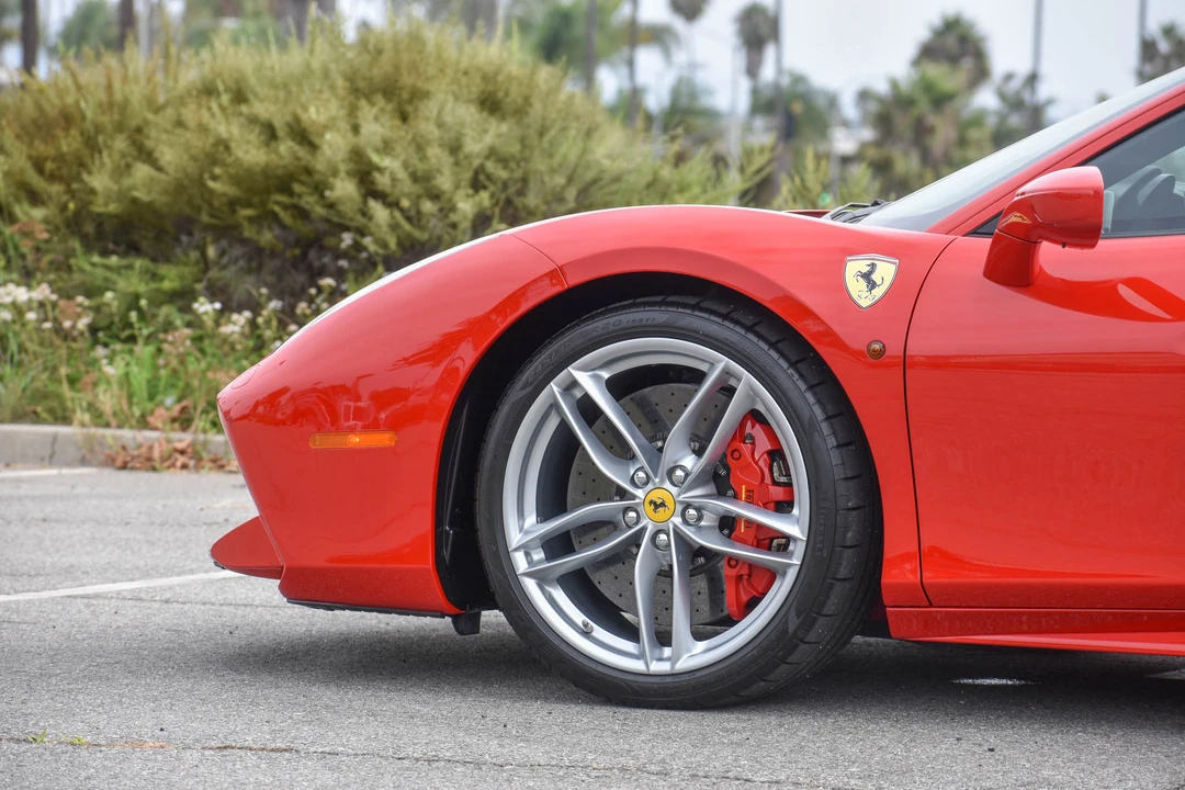 2017 Ferrari 488 GTB - Image 27 of 31