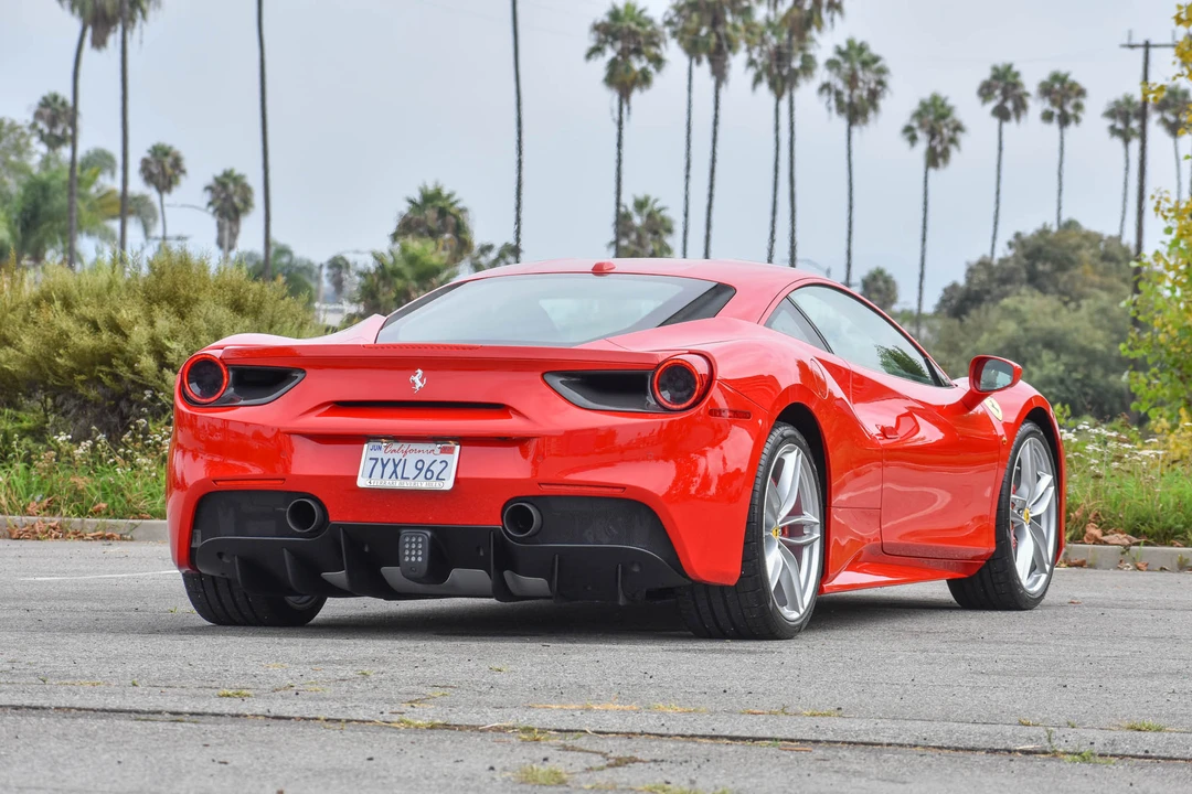 2017 Ferrari 488 GTB - Image 9 of 31