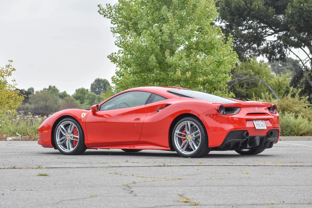 2017 Ferrari 488 GTB - Image 14 of 31