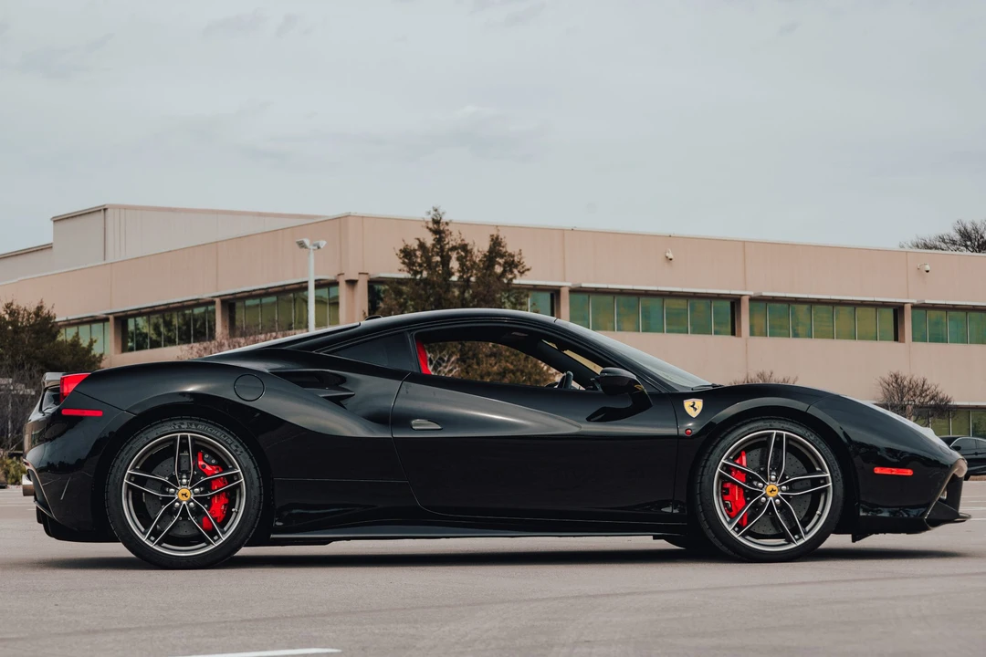 2017 Ferrari 488 GTB - Image 10 of 31