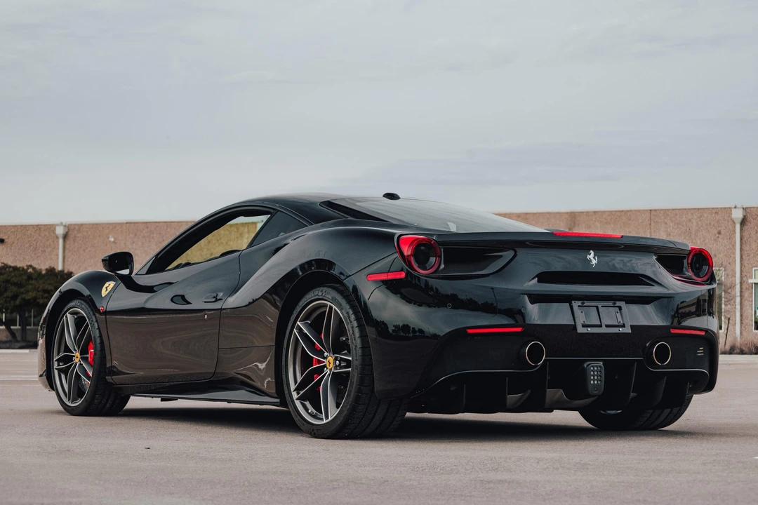2017 Ferrari 488 GTB - Image 16 of 31