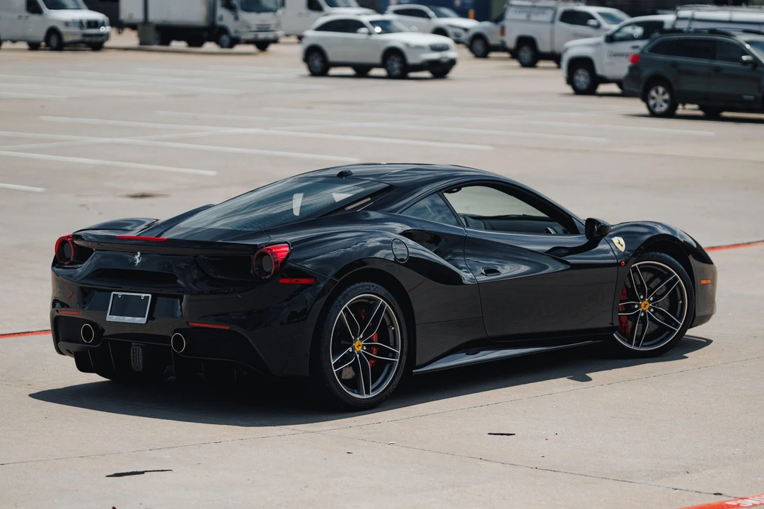 2017 Ferrari 488 GTB - Image 11 of 31