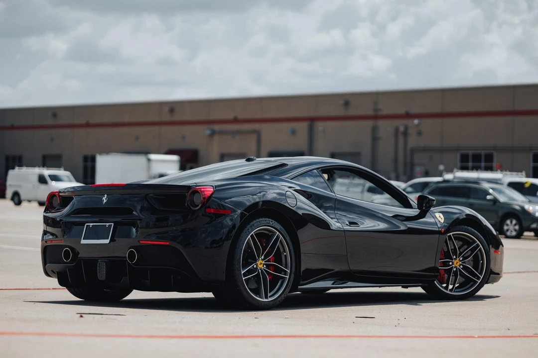 2017 Ferrari 488 GTB - Image 12 of 31