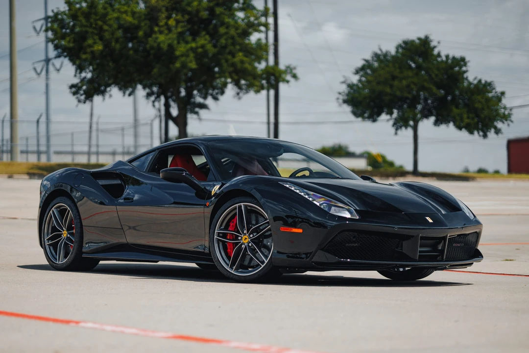 2017 Ferrari 488 GTB - Image 8 of 31