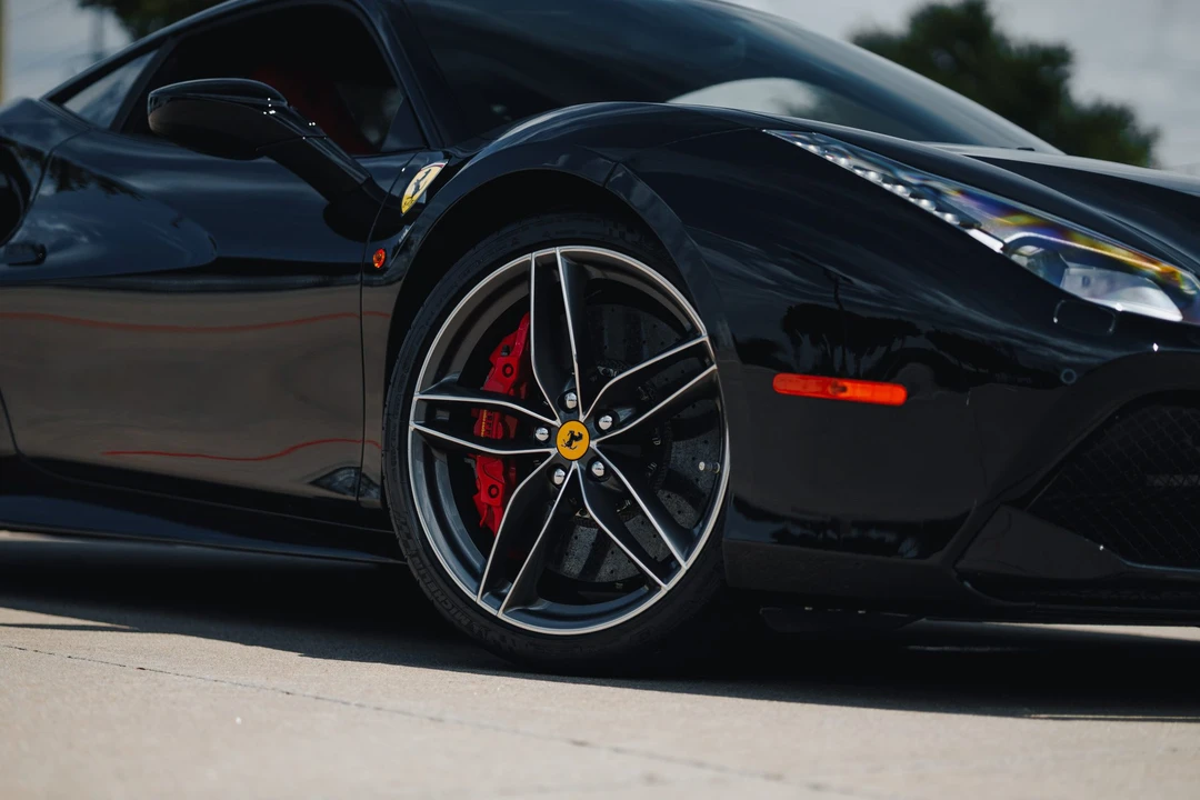 2017 Ferrari 488 GTB - Image 25 of 31