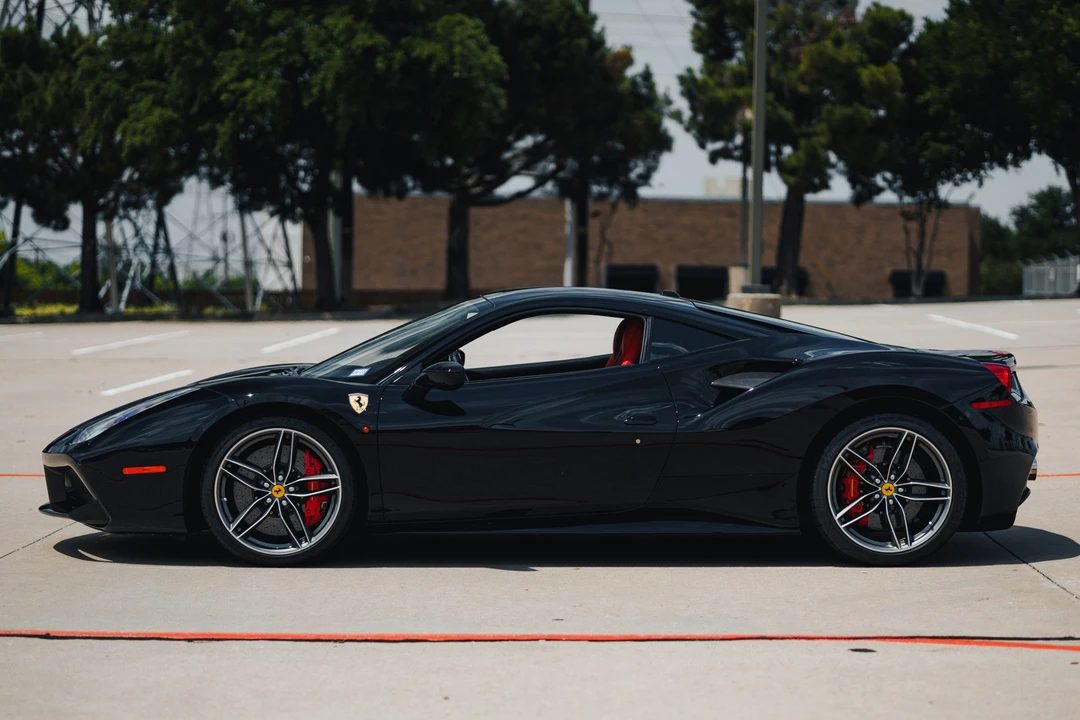 2017 Ferrari 488 GTB - Image 18 of 31