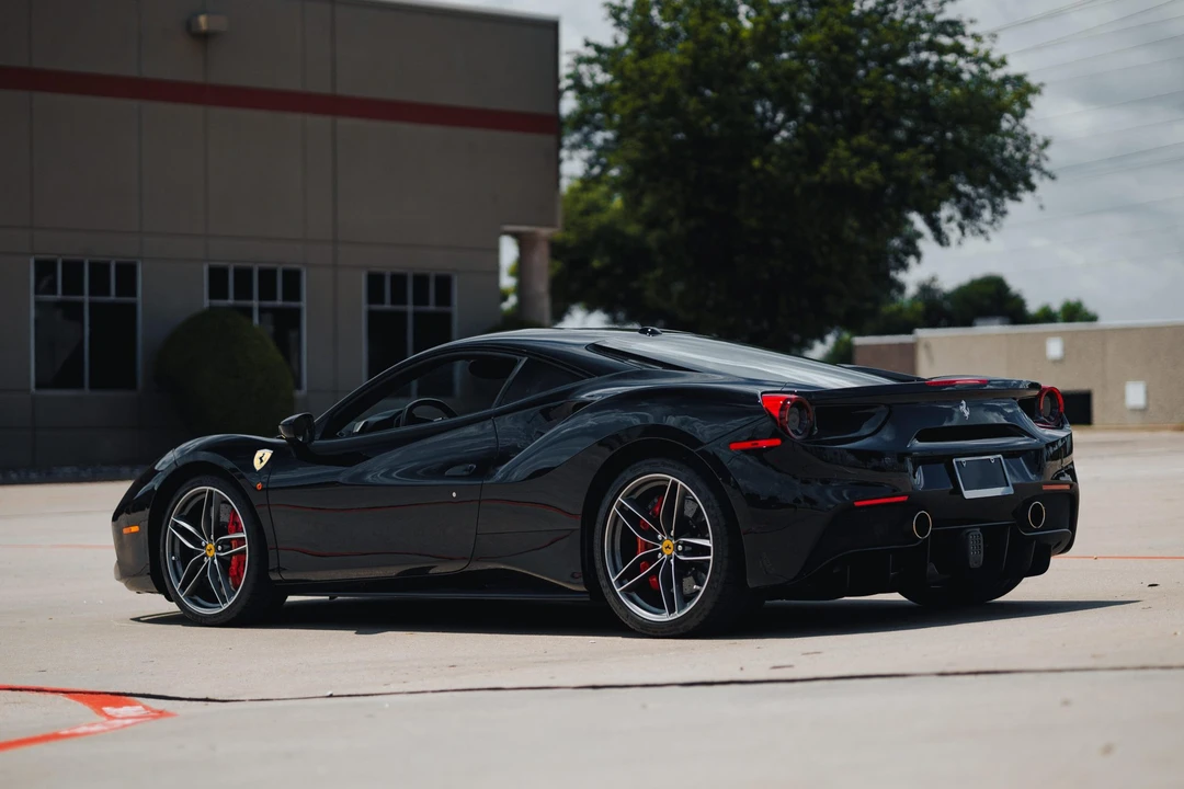 2017 Ferrari 488 GTB - Image 17 of 31