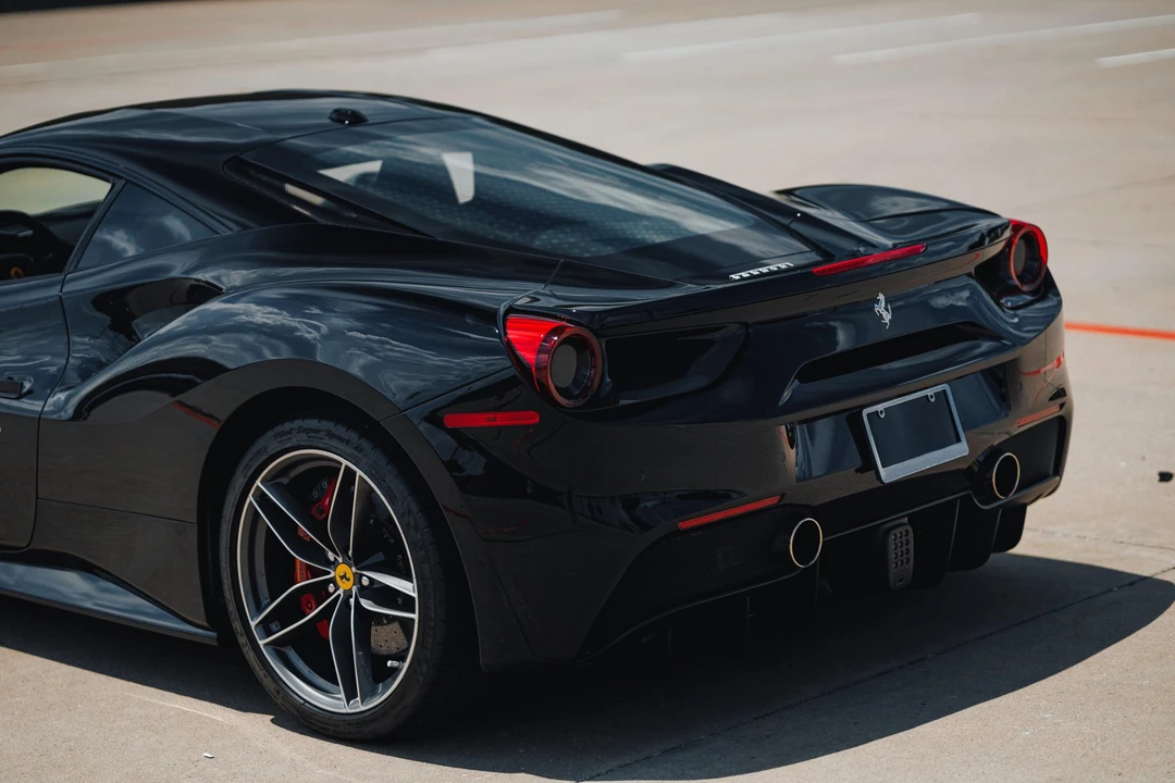 2017 Ferrari 488 GTB - Image 29 of 31