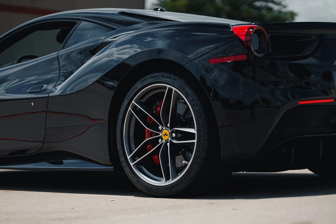2017 Ferrari 488 GTB - Image 30 of 31