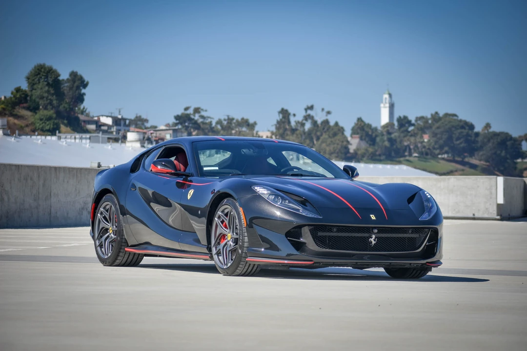 2018 Ferrari 812 Superfast - Image 7 of 31