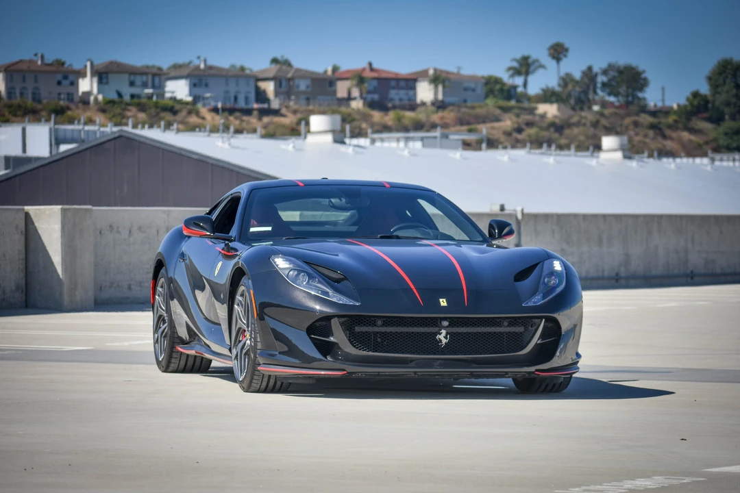 2018 Ferrari 812 Superfast - Image 10 of 31