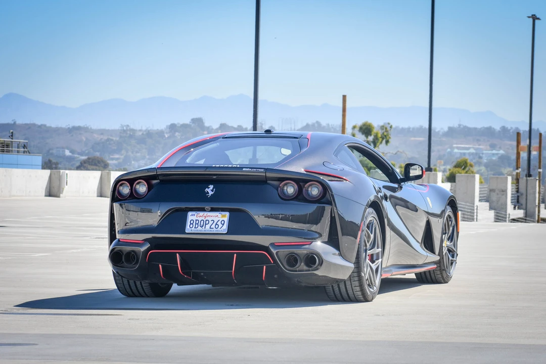 2018 Ferrari 812 Superfast - Image 25 of 31