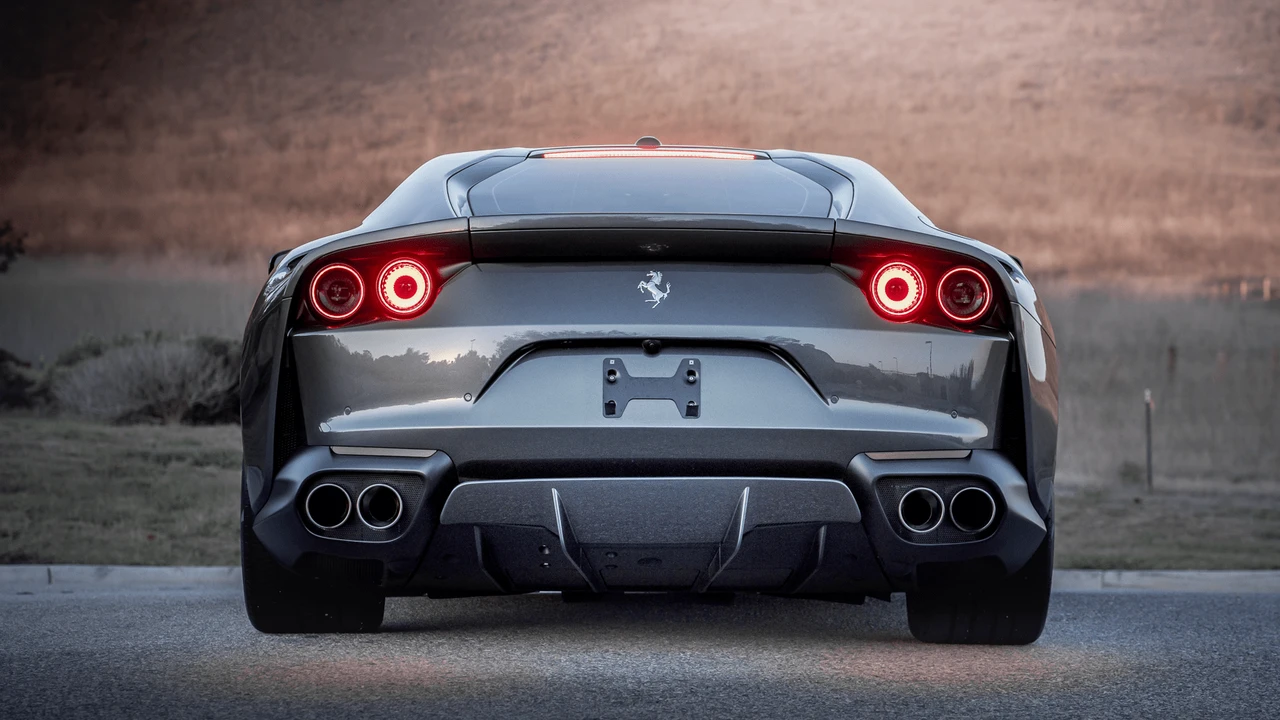2019 Ferrari 812 Superfast - Image 9 of 31