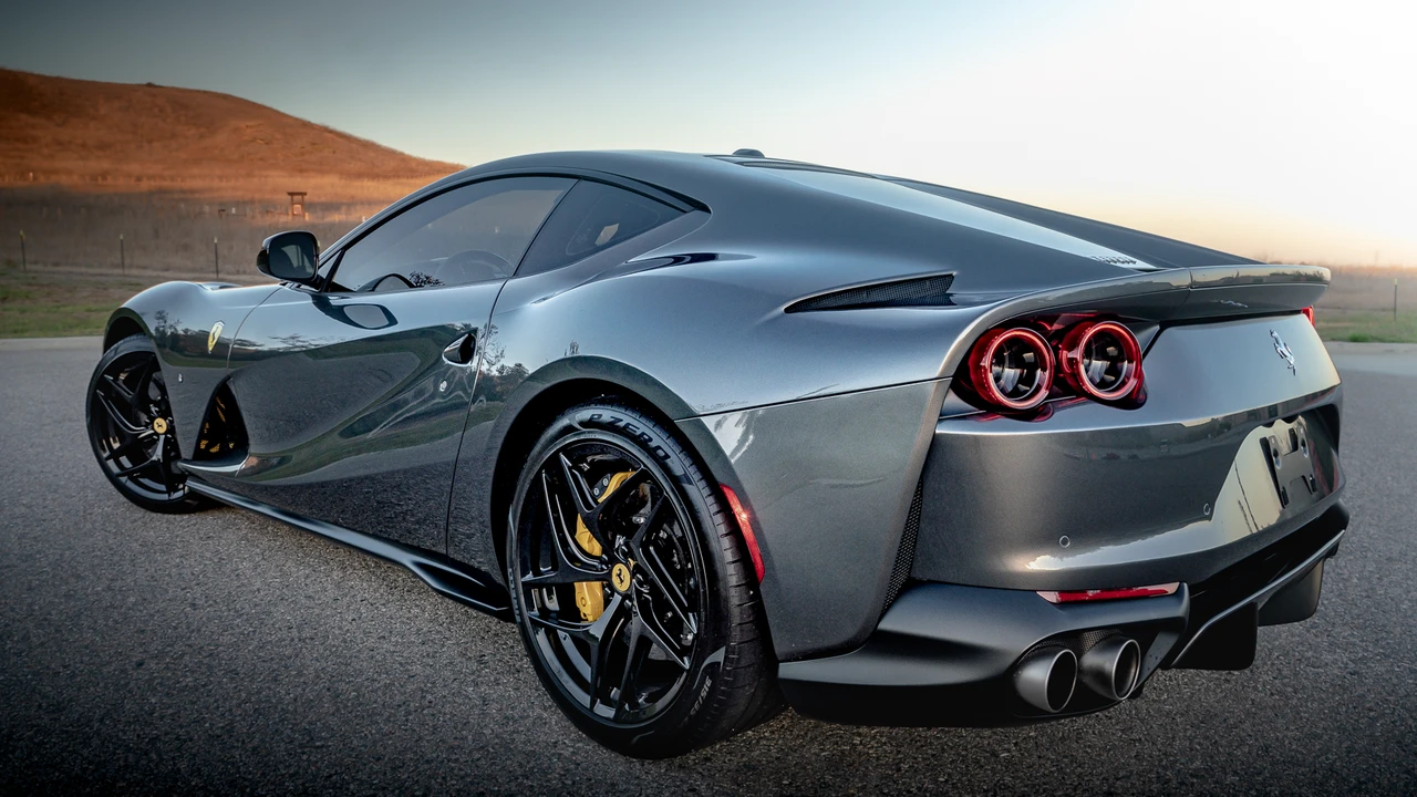2019 Ferrari 812 Superfast - Image 7 of 31