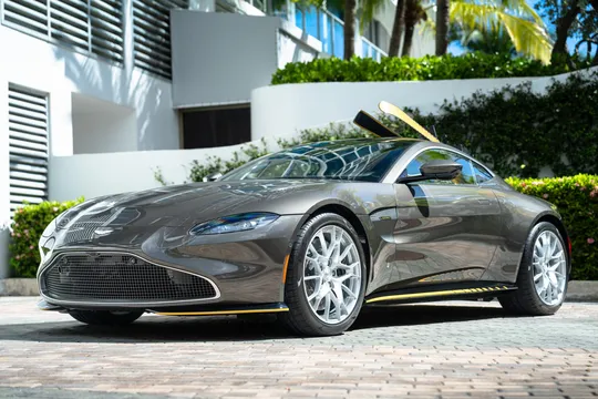 2021 Aston Martin V8 Vantage (2019+) - Image 2 of 31