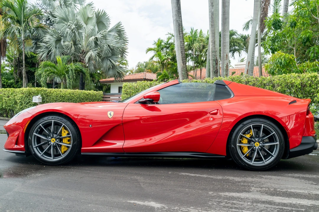 2021 Ferrari 812 GTS - Image 9 of 31