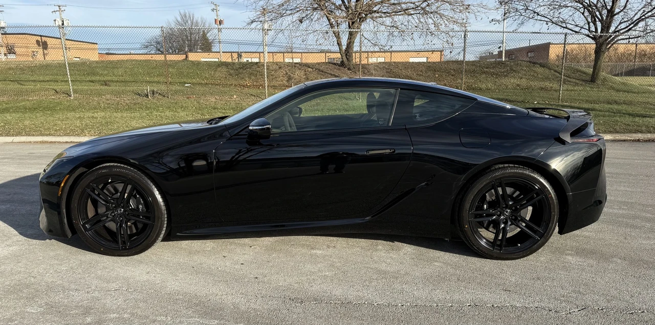 2021 Lexus LC - Image 24 of 31