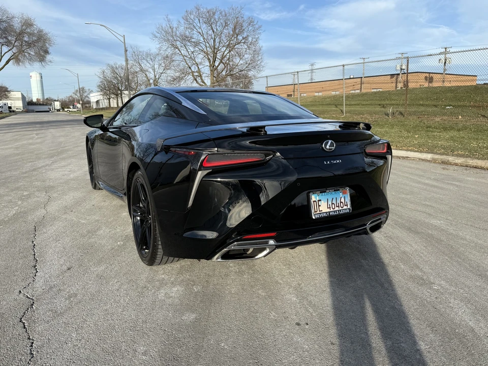 2021 Lexus LC - Image 18 of 31