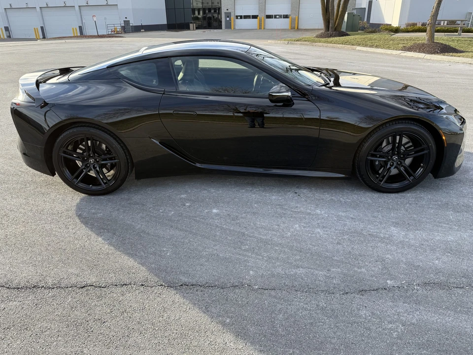 2021 Lexus LC - Image 10 of 31
