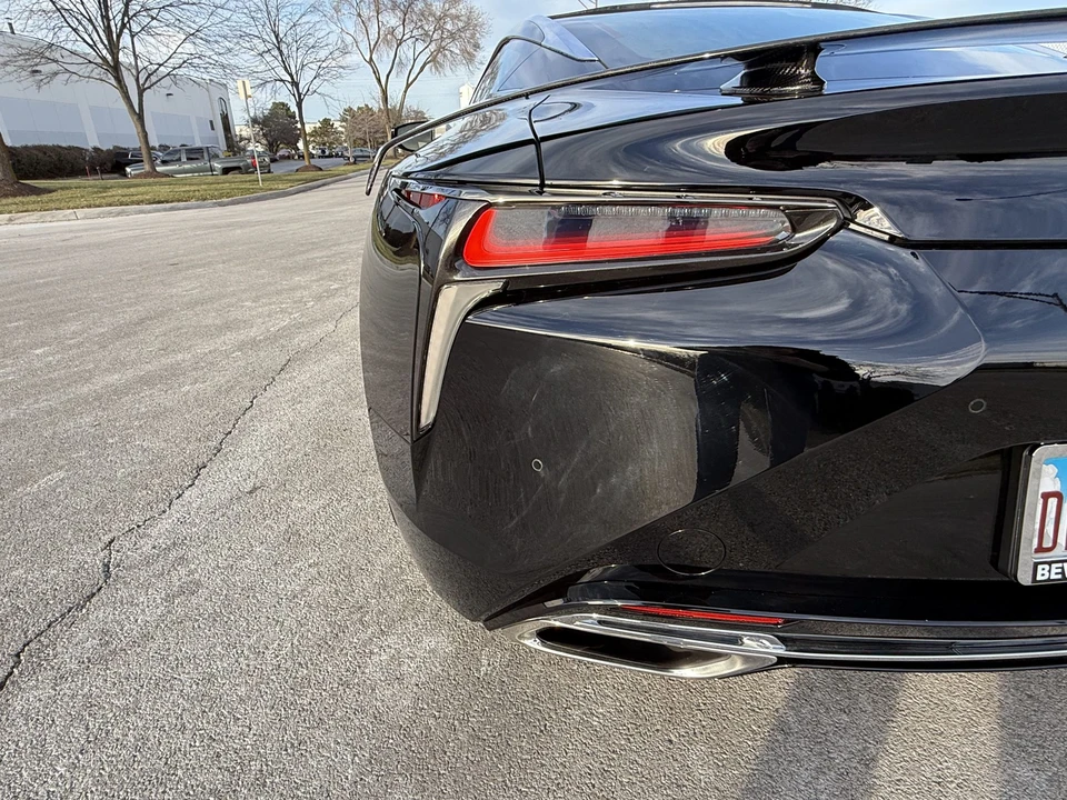 2021 Lexus LC - Image 29 of 31