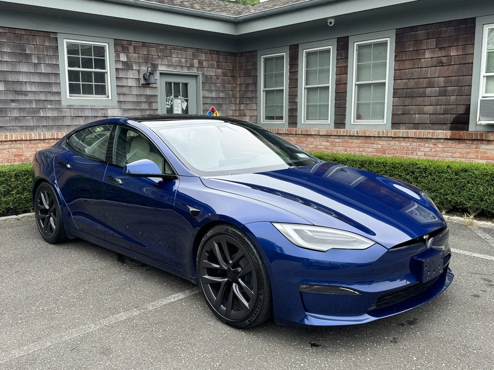 2021 Tesla Model S Plaid - Image 2 of 31