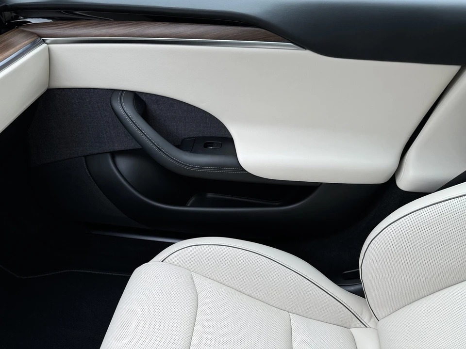 2021 Tesla Model S Plaid - Image 25 of 31
