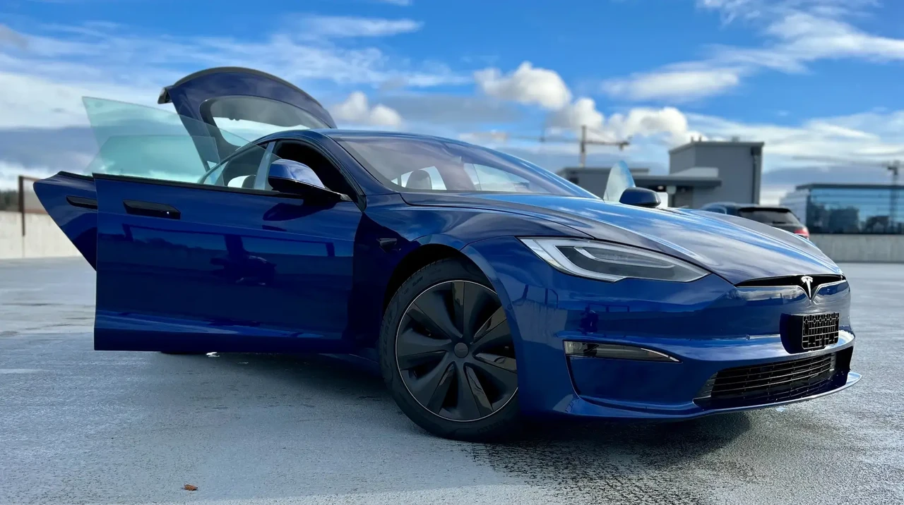2021 Tesla Model S Plaid - Image 3 of 6