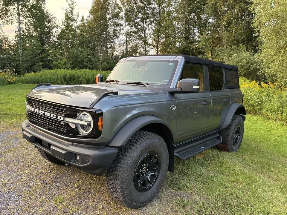 2022 Ford Bronco 6th Gen - Image 2 of 31
