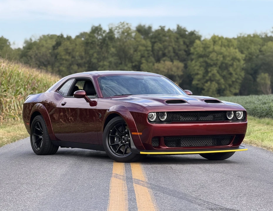 2023 Dodge Challenger SRT Hellcat 3rd Gen - Image 2 of 31