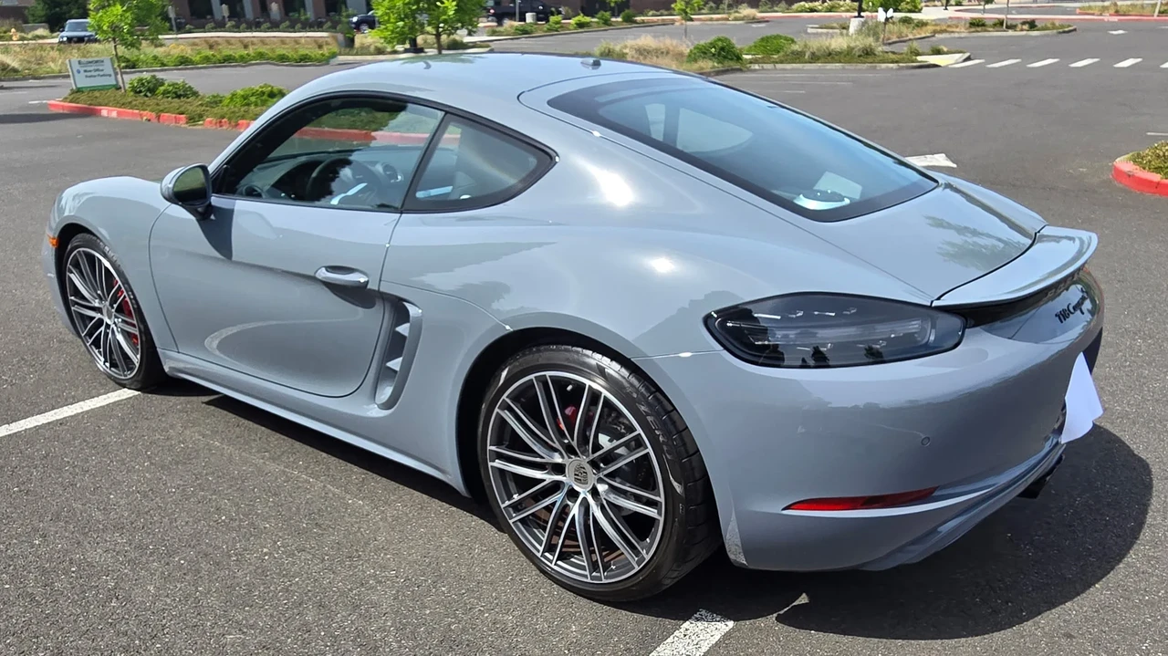 2024 Porsche 718 Cayman S - Image 11 of 31