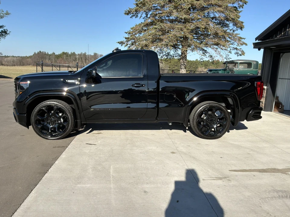 2025 GMC Sierra 5th Gen - Image 7 of 31