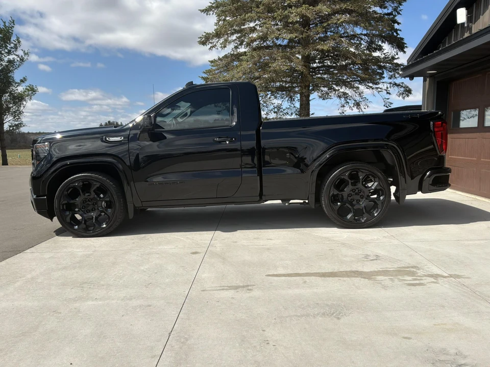 2025 GMC Sierra 5th Gen - Image 6 of 31