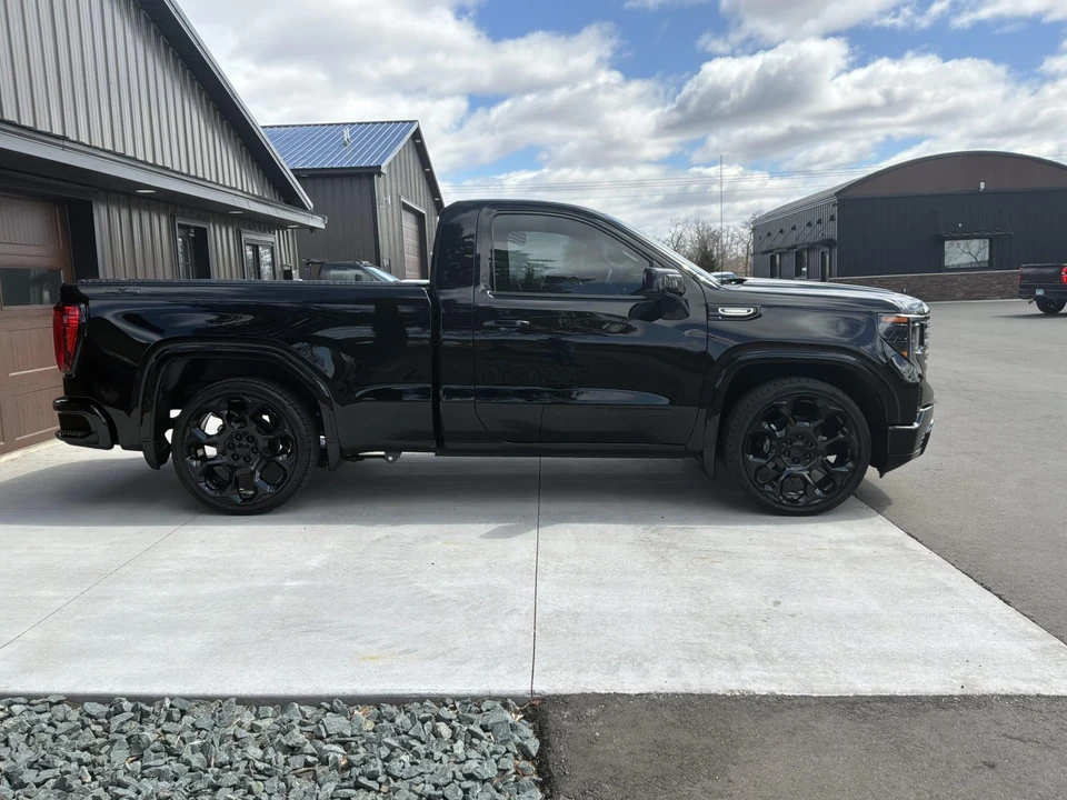 2025 GMC Sierra 5th Gen - Image 13 of 31