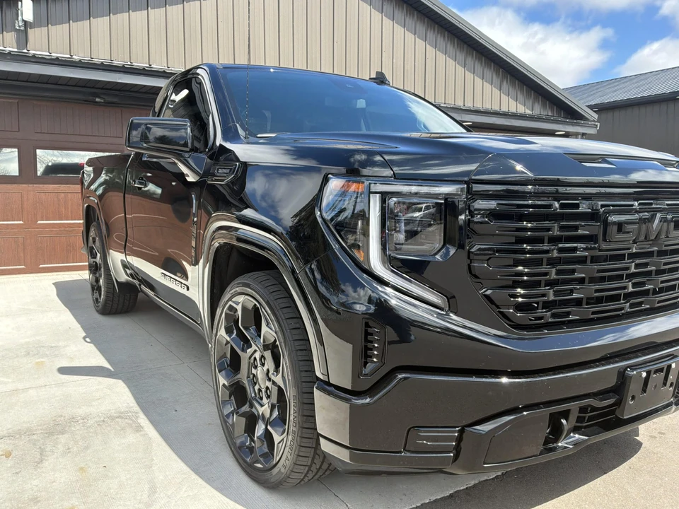 2025 GMC Sierra 5th Gen - Image 23 of 31