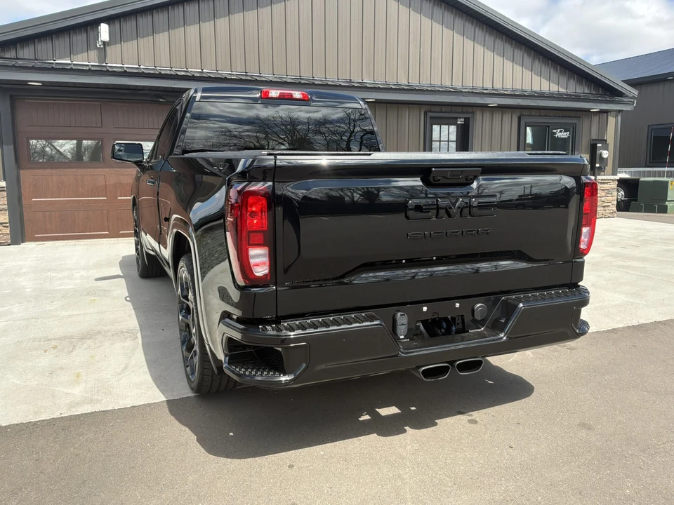 2025 GMC Sierra 5th Gen - Image 8 of 31