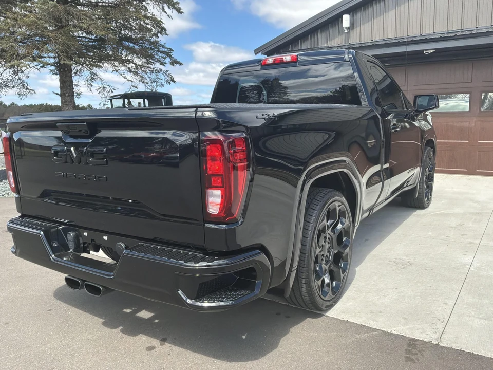 2025 GMC Sierra 5th Gen - Image 10 of 31