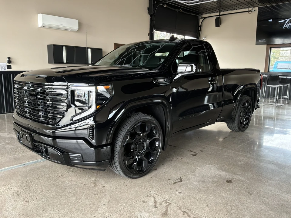 2025 GMC Sierra 5th Gen - Image 17 of 31
