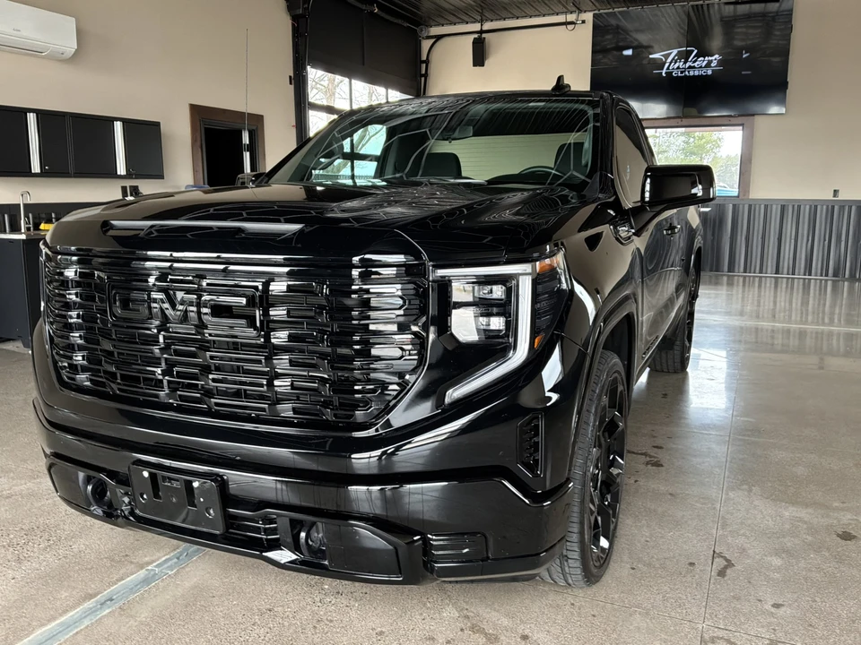 2025 GMC Sierra 5th Gen - Image 16 of 31
