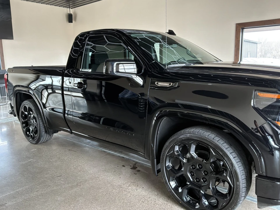 2025 GMC Sierra 5th Gen - Image 22 of 31